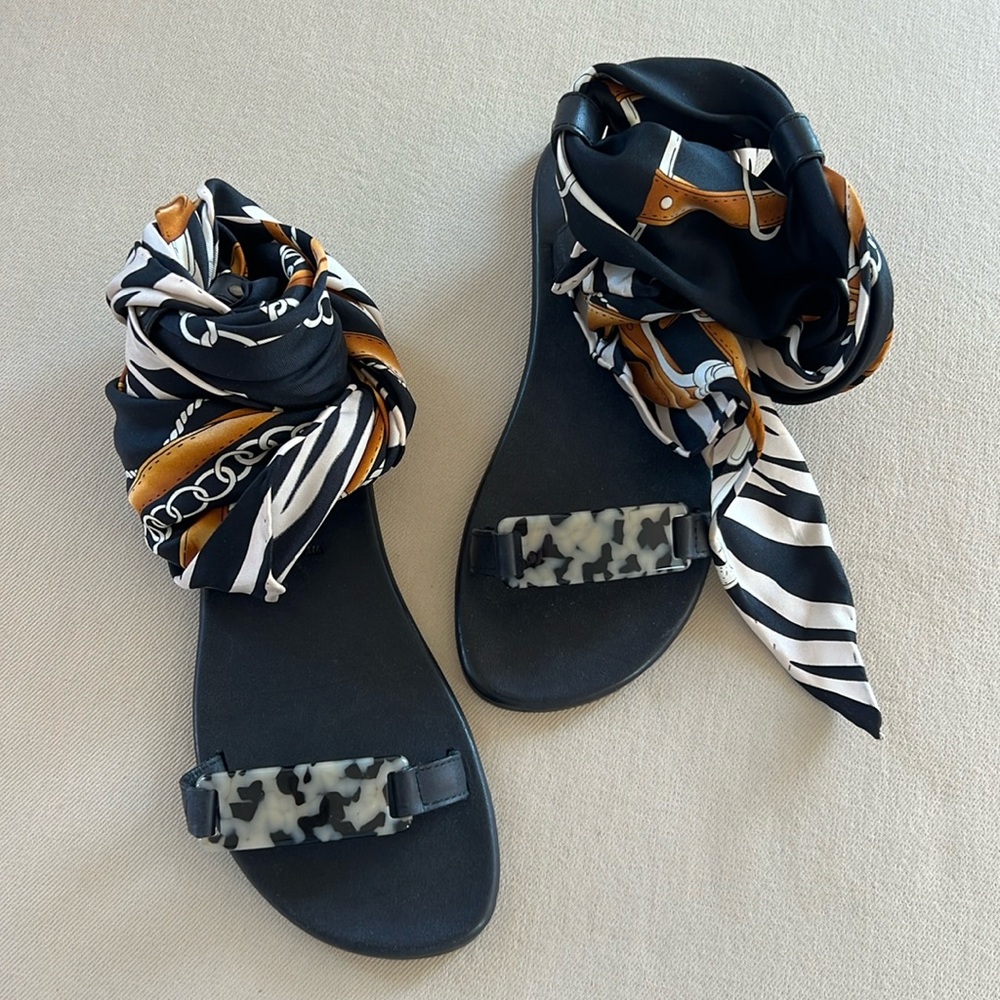 Avec Moderation Leather Sandal